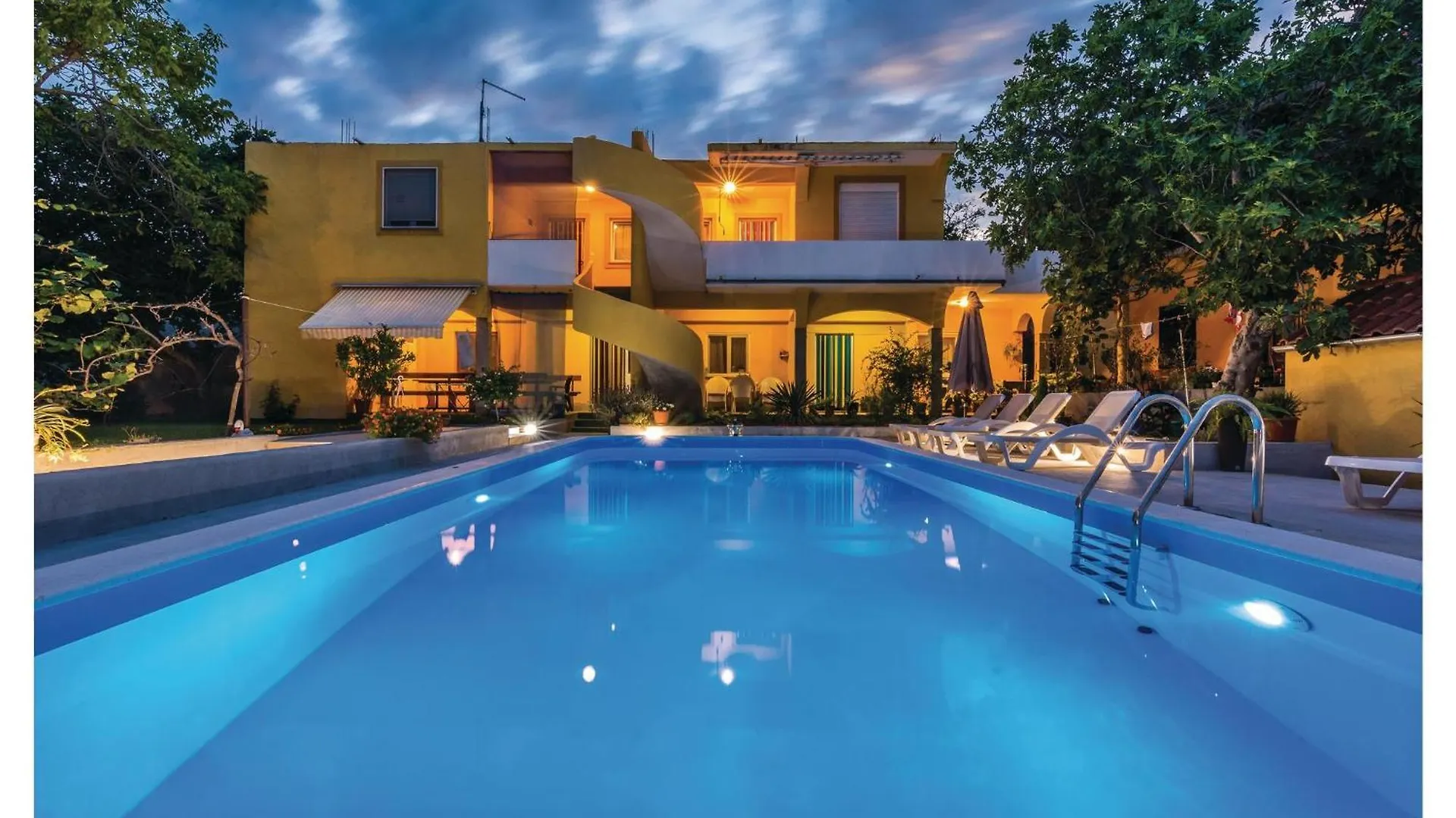 Amazing Apartment In Pakostane 0*,